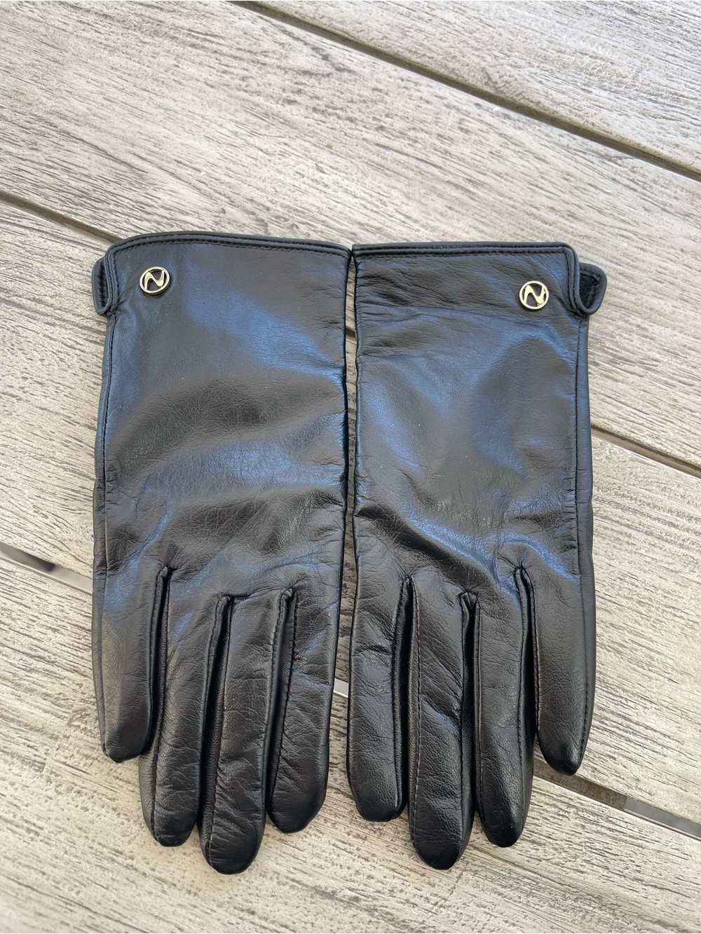 Nappaglo Women’s Black Leather Touchscreen Gloves with Logo Accent Size Medium